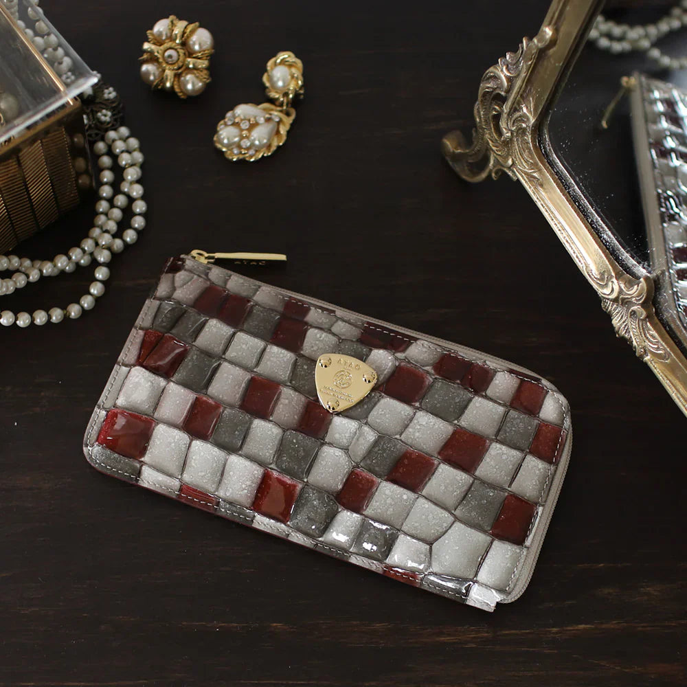 ATAO ハート型エンボス長財布 ブラウン ATAO ハート型エンボス 長財布 ハートを掴む!?《Happy》なお財布♥