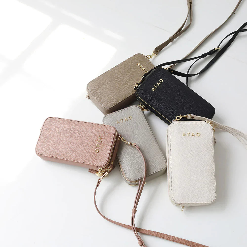 お財布ポシェットは小さめが便利！活躍するシーンや使いやすい形や