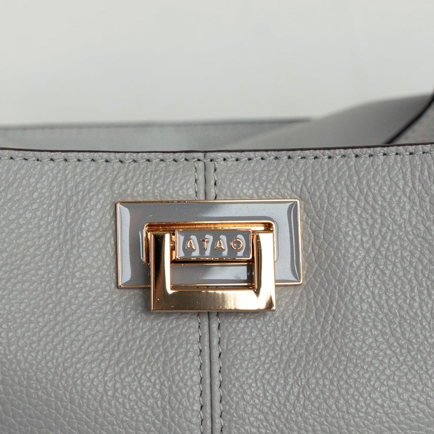 ATAOで人気No;1の2wayバッグ|水にも汚れにも強い撥水レザー|WEEKEND(ウィークエンド)