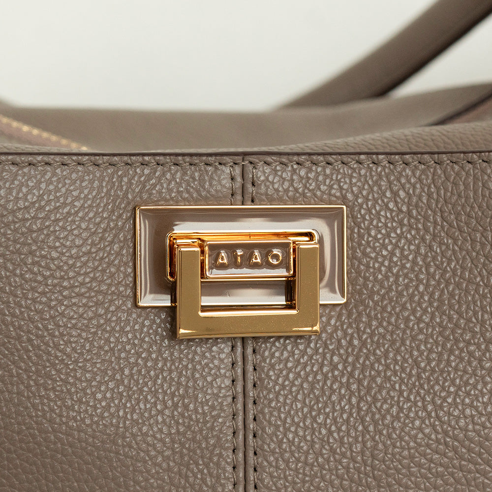 ATAOで人気No;1の2wayバッグ|水にも汚れにも強い撥水レザー|WEEKEND(ウィークエンド)