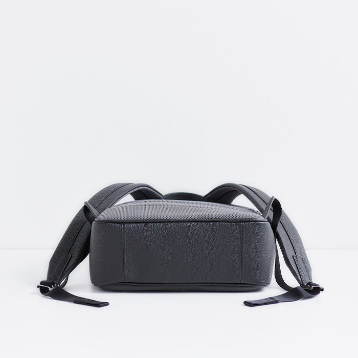 ATAOの防水ビジネスリュック|SOU!(ソウ)|便利な機能が満載!