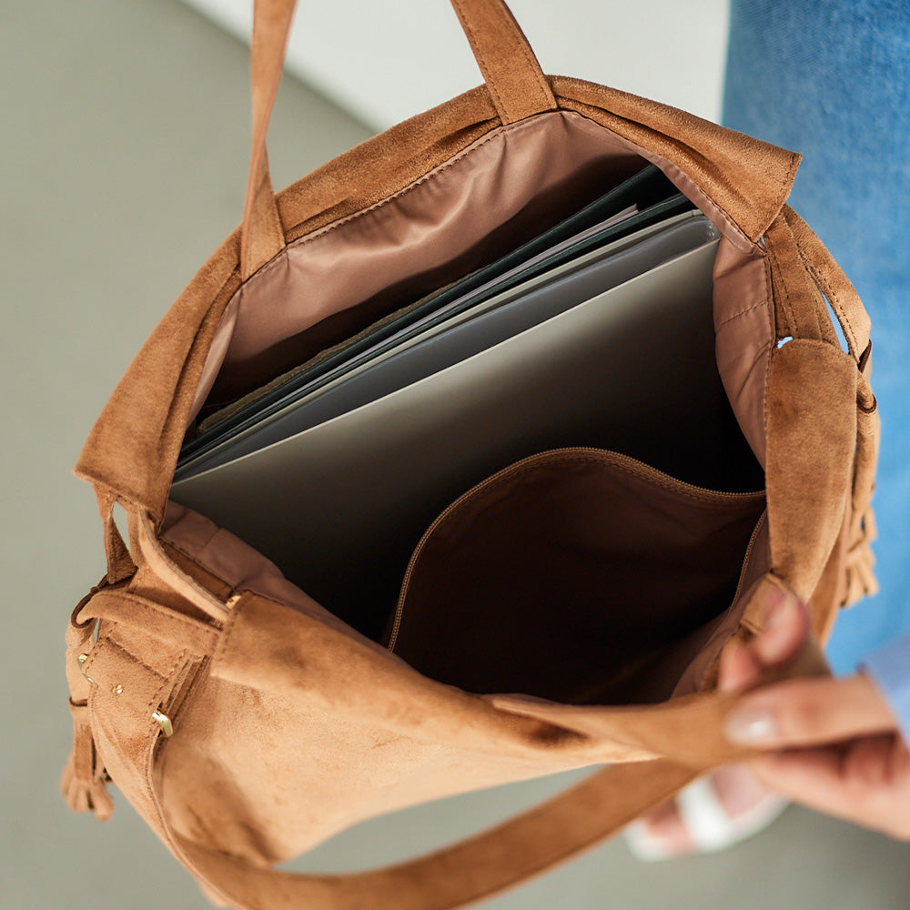 季節もスタイリングも選ばないセカンドバッグ|ヴァリ