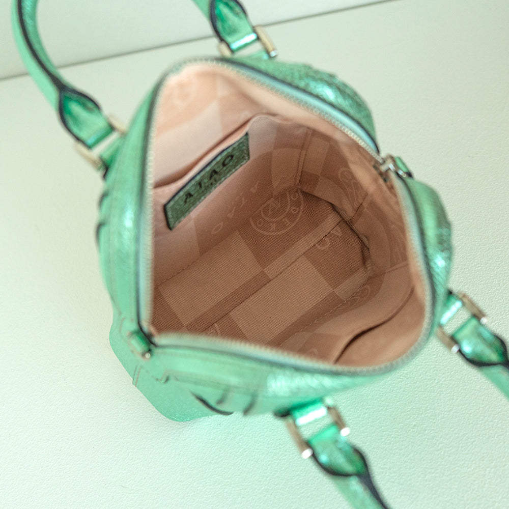 アップル140・レトロカフェ|シャイニーなマイクロバッグ