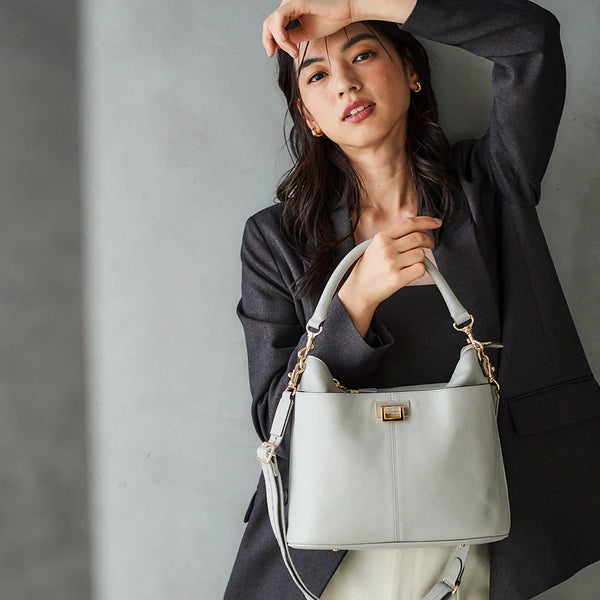 持つだけで通勤コーデがグッと垢抜ける“40代のレディースバッグ”の選び方とおすすめアイテム5選