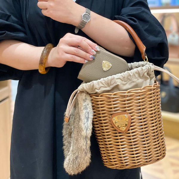突撃インタビュー！今日のバッグ＆お財布をスタッフに聞いてみました！(ATAO/アタオ)