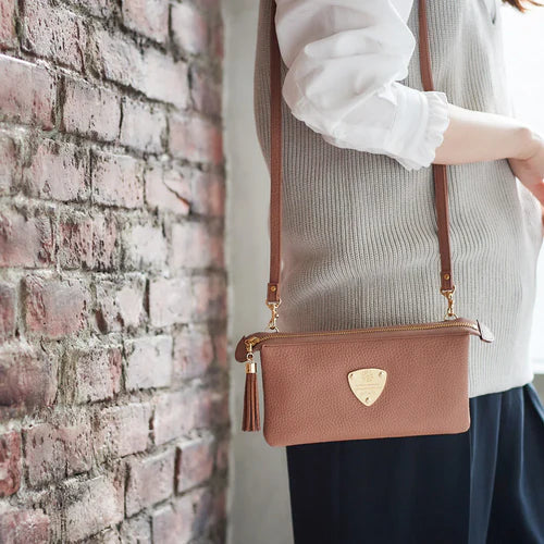 リュックとポシェットは2個持ちが便利！2個持ちするメリットや分けると便利なシーン・選ぶポイントも詳しく解説します