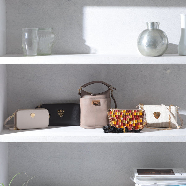 プロも支持！コーデが垢抜ける“おしゃれポシェット”5選