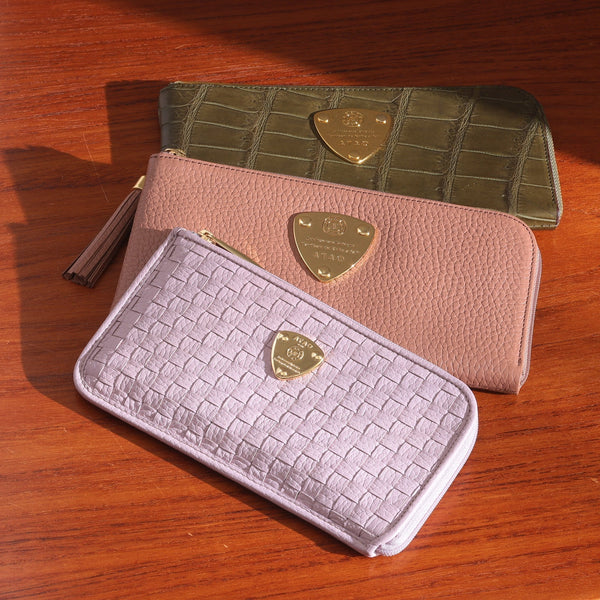 プロも太鼓判！50代に支持される人気レディース長財布3選