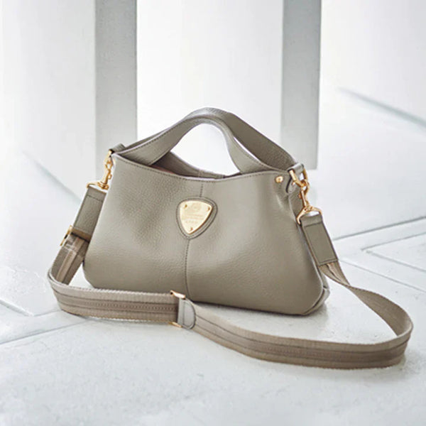 手提げカバンの魅力とは？豊富な形・サイズや自分に合った手提げカバンの選び方なども解説