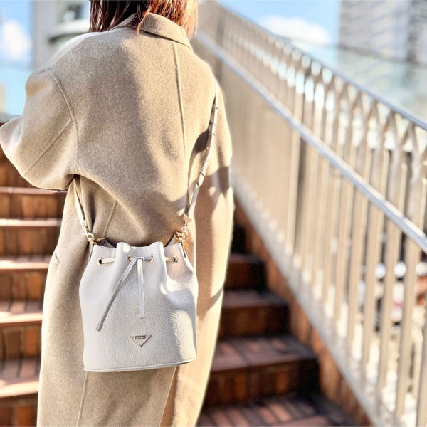 ホリデーシーズンの相棒！IANNE・ニュアンスカラーバッグ★