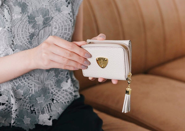 金運がアップする財布の色は？風水での意味・選び方を解説