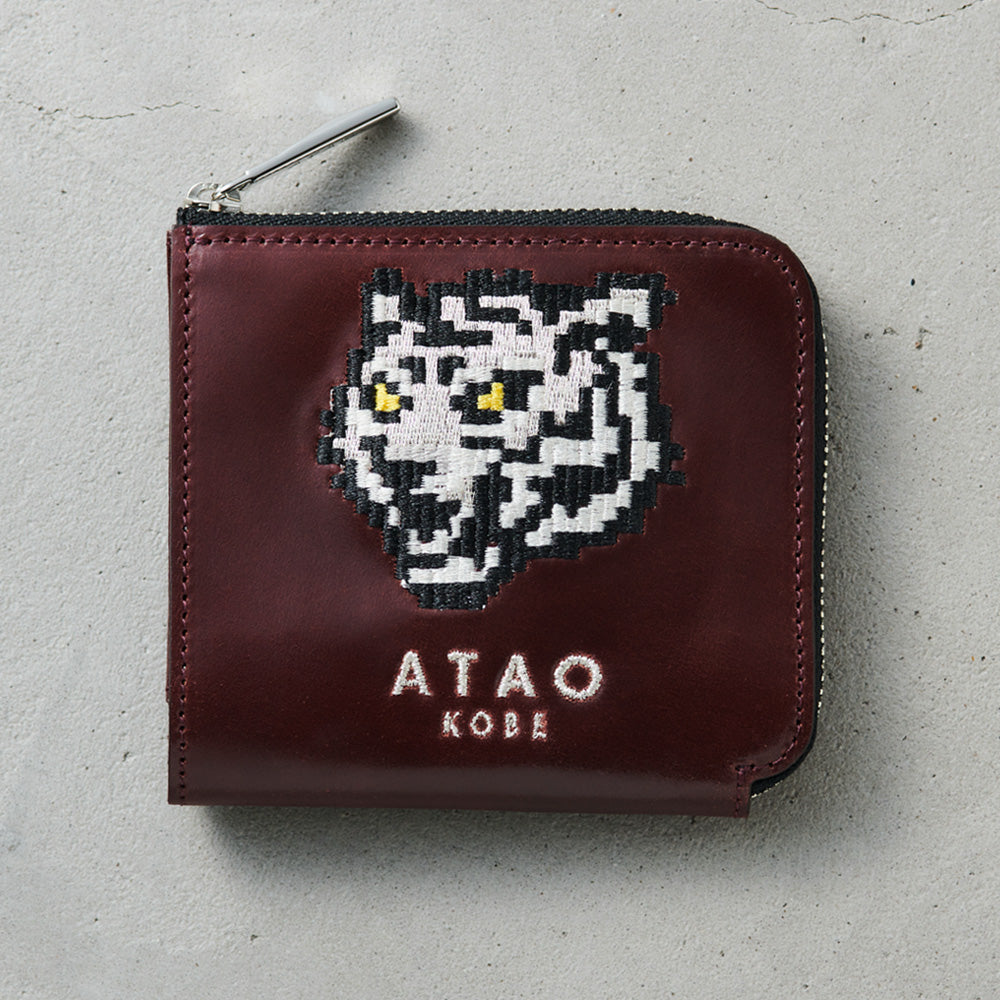 希少なコードバンのミニ財布｜銀糸で刺繍されたホワイトタイガー（白虎）