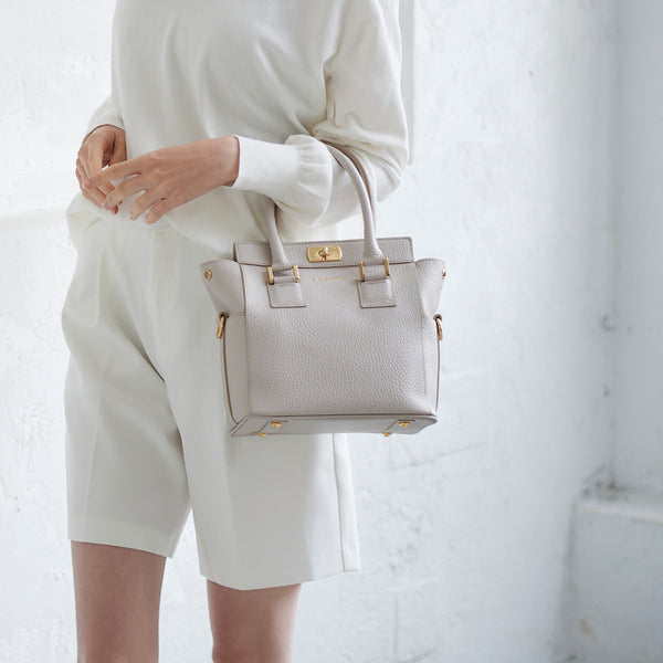 IANNE イアンヌ ケイト/2WAYバッグ  レザー    グレー レディース / 241003000614 限定カラー】日常にグリーシエルを | IANNE(イアンヌ) | IANNE TOKYO
